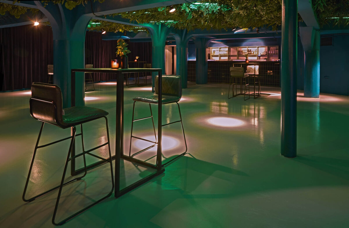 Eventlocatie Gooiland in Hilversum beschikt over een heuse club, de ideale locatie voor een silent disco met sprekers-min
