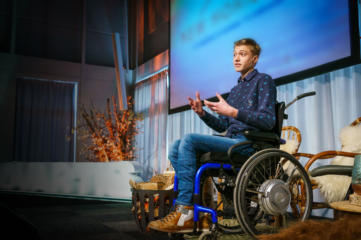 Op een zakelijk of publieksevent maken de jonge sprekers van Little Big Speaker en Stichting Opkikker indruk op je doelgroep en publiek.
