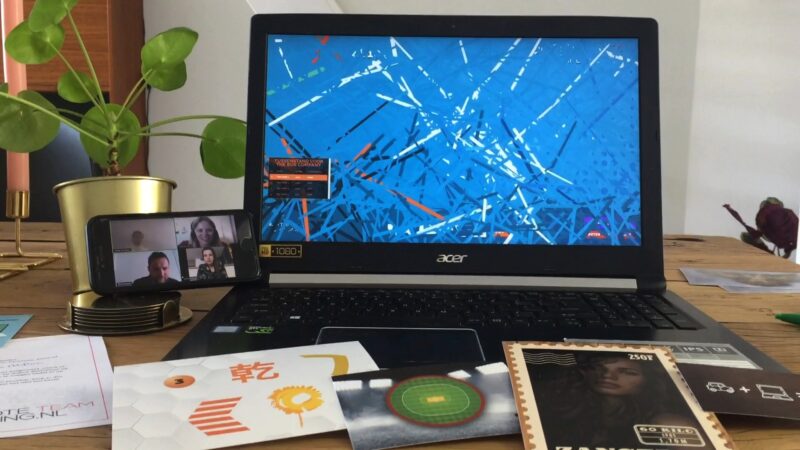The Box Company online teambuilding op laptop