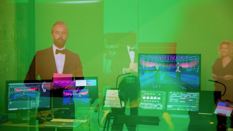 Jordi van de Bovenkamp voor een greenscreen tijdens AMMA Awards (foto- Floris Heuer)