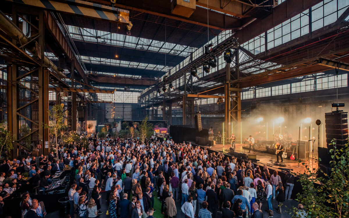 Personeelsfeest-met-optredenfotograaf-Floris-Heuer