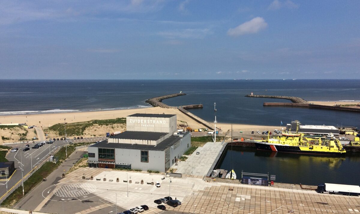 Zuiderstrandtheater vanuit kraan med - locatie - diederick