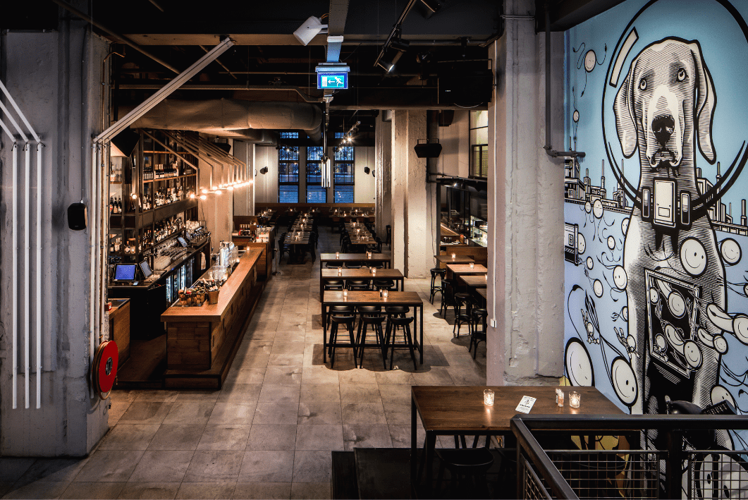 VIP view, bar area _ restaurant- de bajes - restaurant - street art - horeca