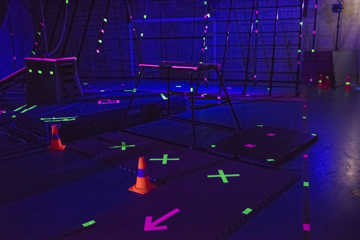 APENKOOI_4 - sportief, gym, kind, spelletjes, blacklight