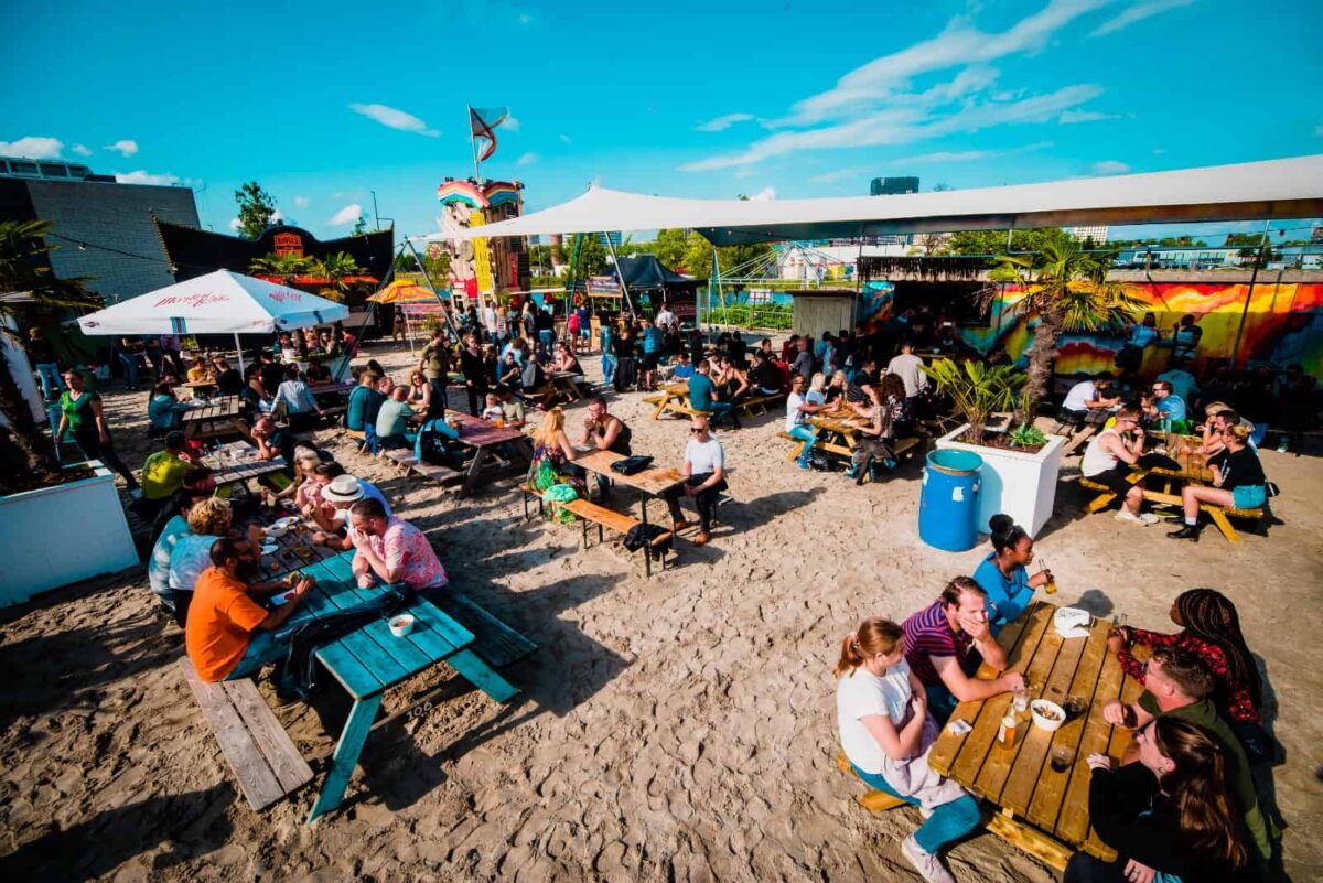 dok amsterdam - strand, feest, foodfestival,
