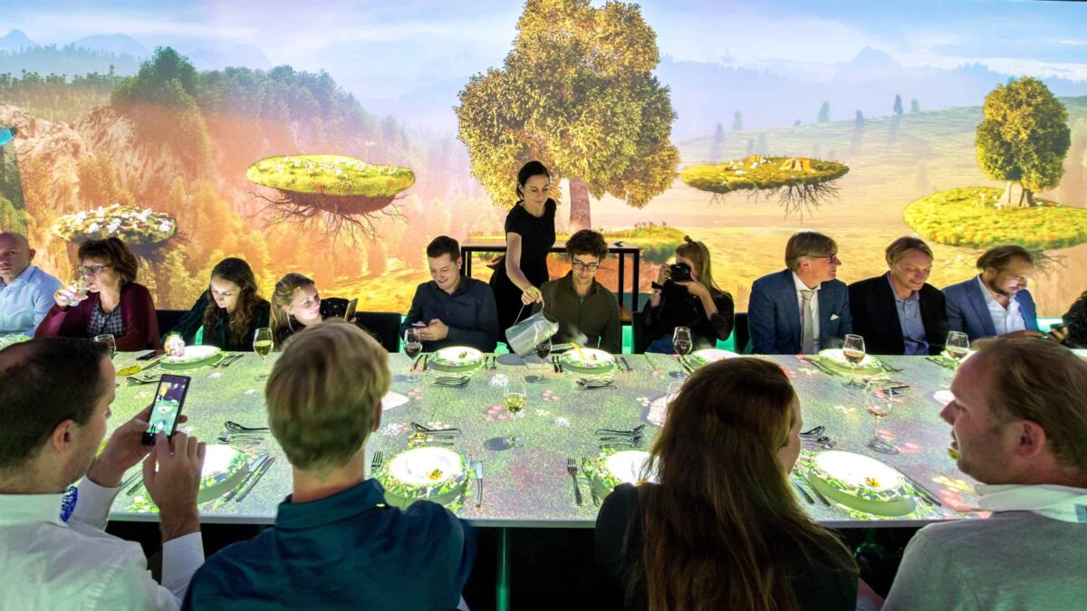 Dinner in motion groene projectietafel
