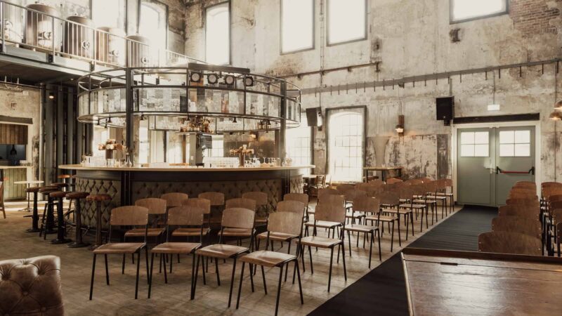 Fifth NRE - zaal theateropstelling