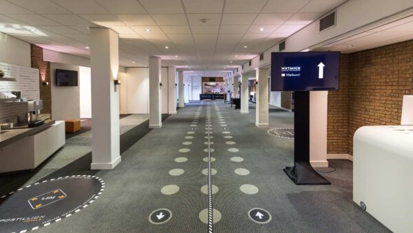 NXTMICE - event - hybride event - online event - MICE - coronaproof - Postillion Hotels - wayfinding - 1,5 meter - looproute