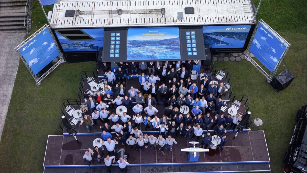Topcon truck event buiten