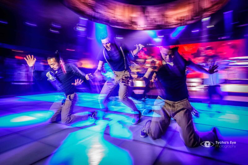 netflix-event-3-dansers-gekleurde-dansvloer