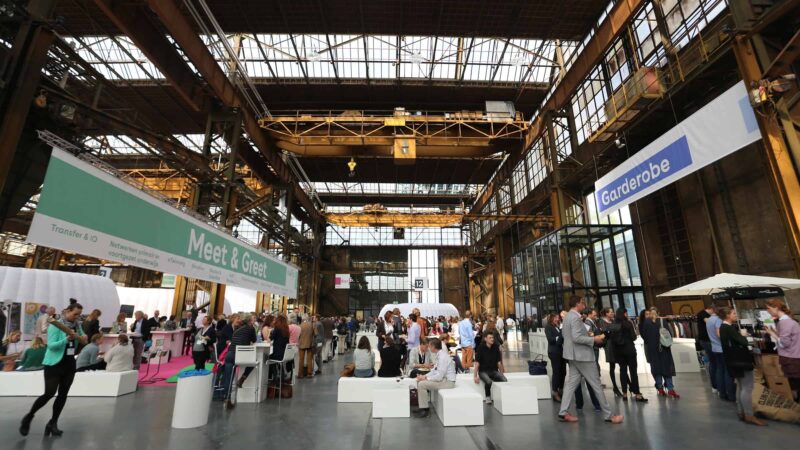 Beurs event op een industriele locatie georganiseerd door Amplify EventMarketing