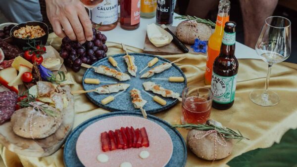 Caterbox borrelplanken met lekkere hapjes en drankjes