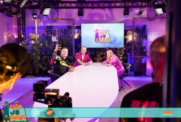 UIT introductie studenten in studio uit je dak bij TivoliVredenburg