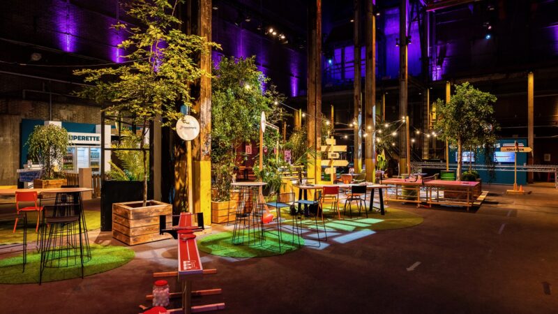 Foodcourt met zitjes bij ProjectPlayground_©FlorisHeuer_1003