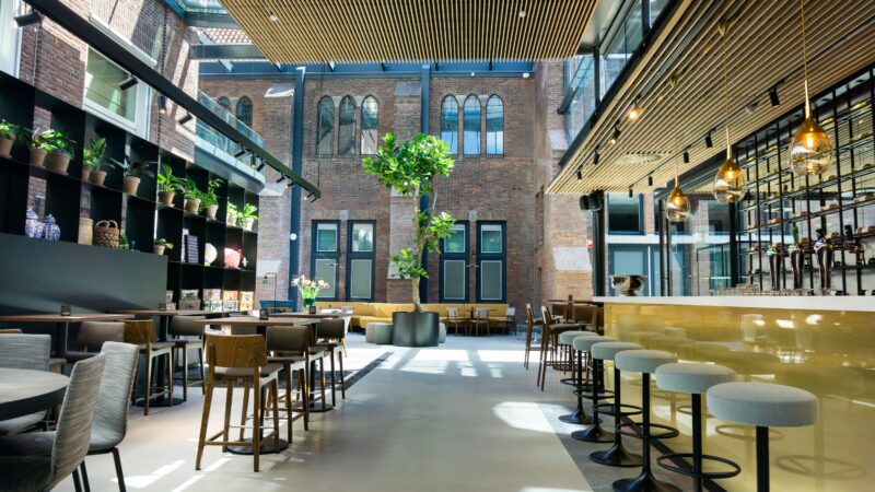 KonneKt bar en restaurant bij Kontakt der Kontinenten
