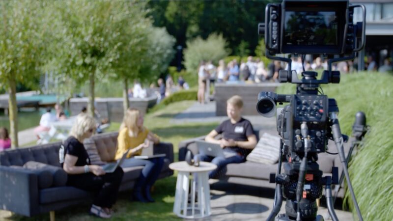 LIVEFORMATS We Are Live Buiten met camera