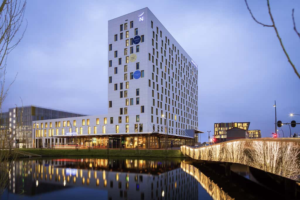 Novotel Amsterdam Schiphol Airport van buitenaf