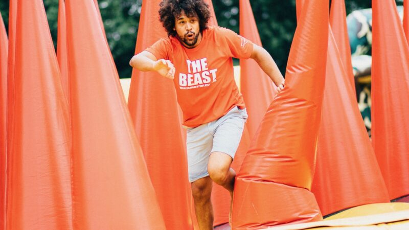 Wereld’s langste opblaasbare hindernisbaan The Beast