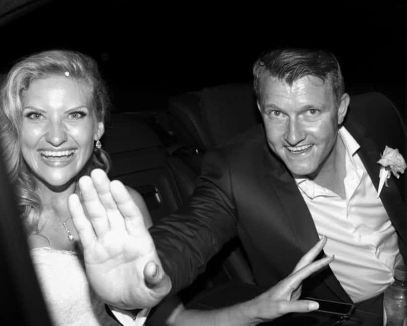 Daan Riemeijer Performance Travel met zijn vrouw tijdens zijn bruiloft