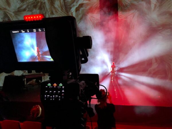 Camera gericht op podium