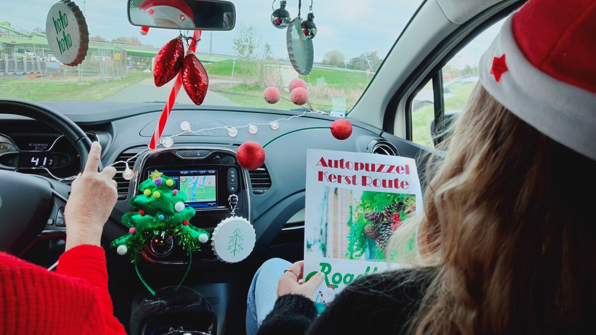 puzzel in auto kerstroute