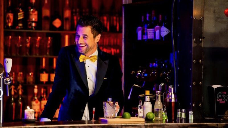 Barman van programma First Dates bij A&O late show (foto-Nico Alsemgeest)