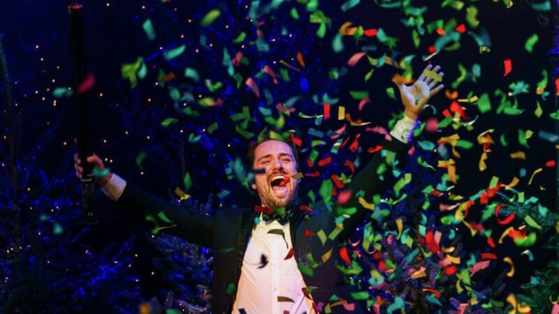Confetti tijdens de borrelshiw (foto- Fotostudio Fabro ism PPeopleEvents)