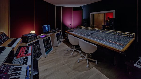 EDEN HOTEL AMSTERDAM_MUSIC_STUDIO