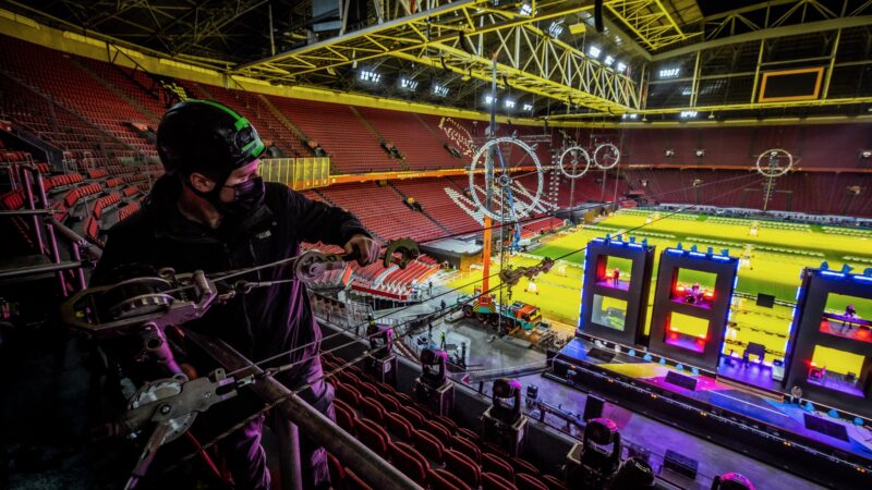 ElectricFireworks Fjuze Jaarwisseling 2020 cameraman in Arena(foto- Floris Heuer)