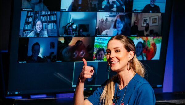 SemiFest-Live-host-Nellie-Benner-in-de-backstage-Nathan-Reinds