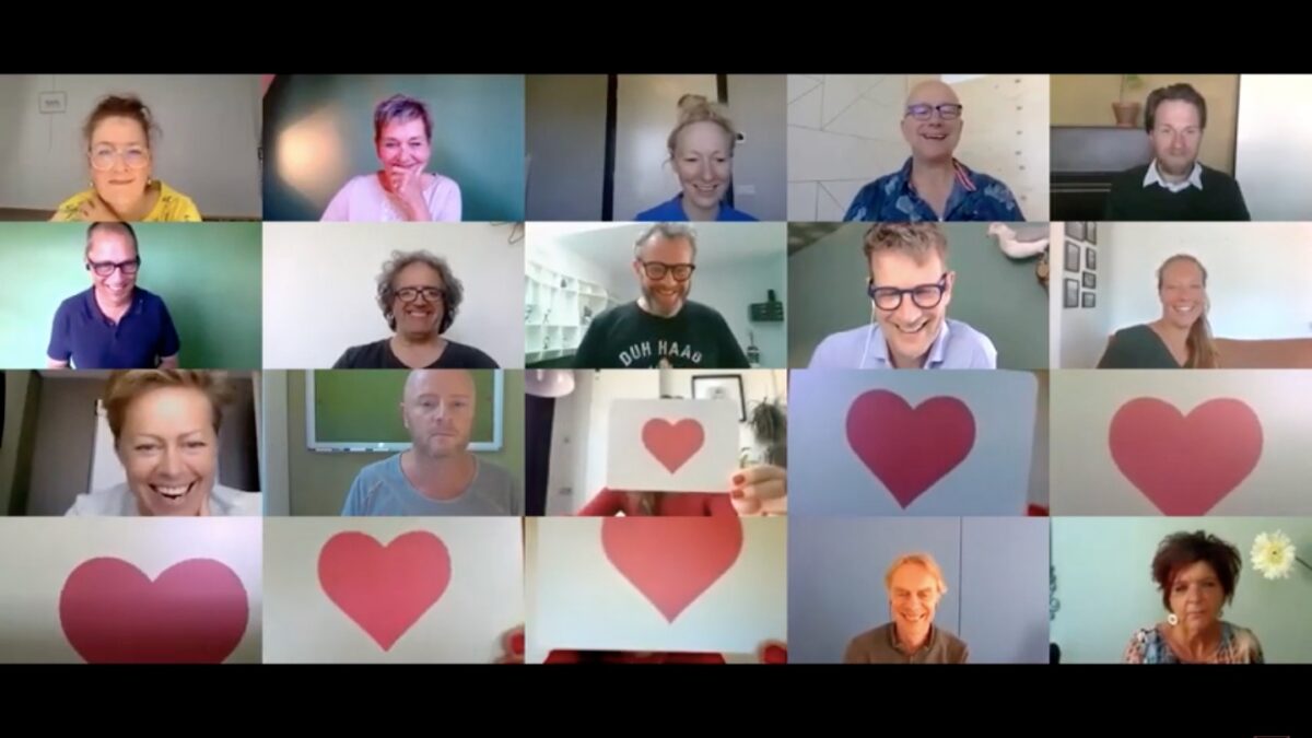 Complimentenmeisjes Online