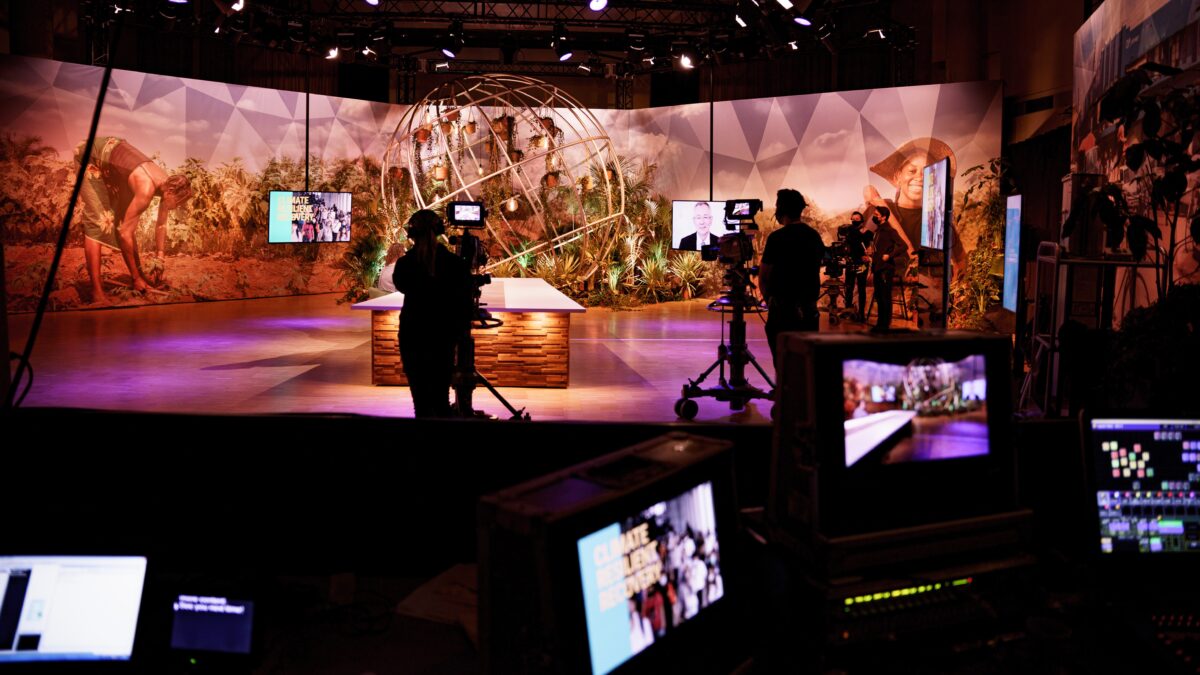 Online event Obsession in studio met drie cameramensen