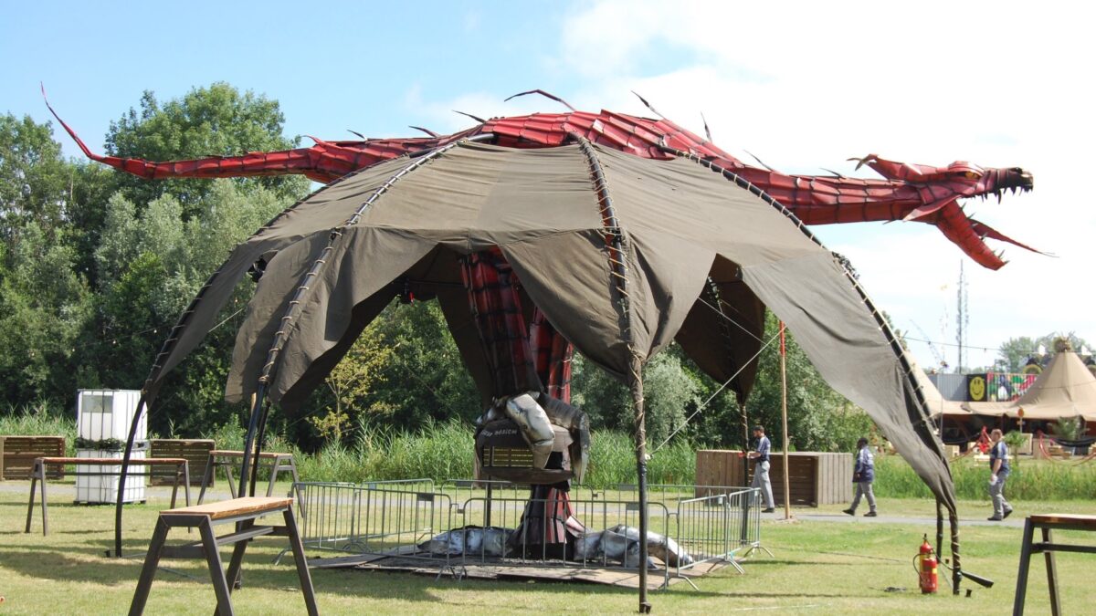 Scrap Design kachel in vormen van draak voor op festivals en events