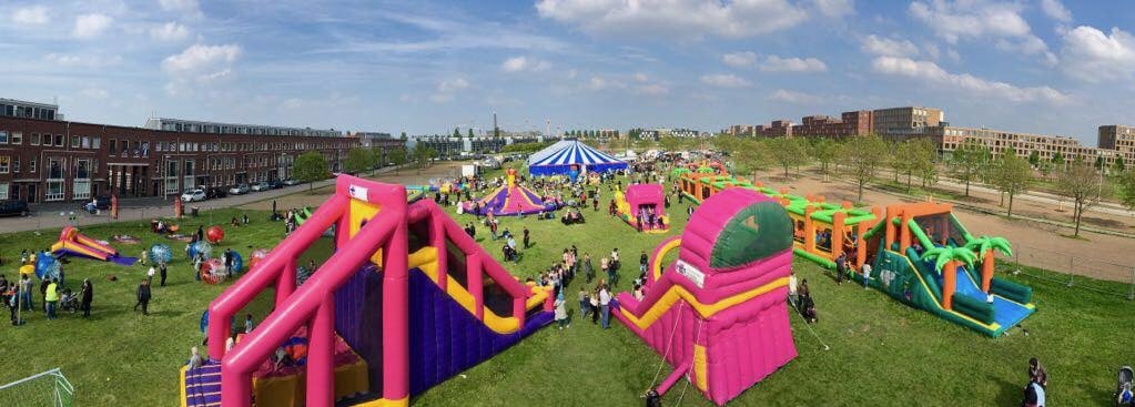 VCompany event met springkussens