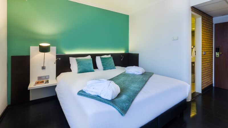 Postillion Hotel & Convention Centre Utrecht Bunnik hotelkamer in mintgroen