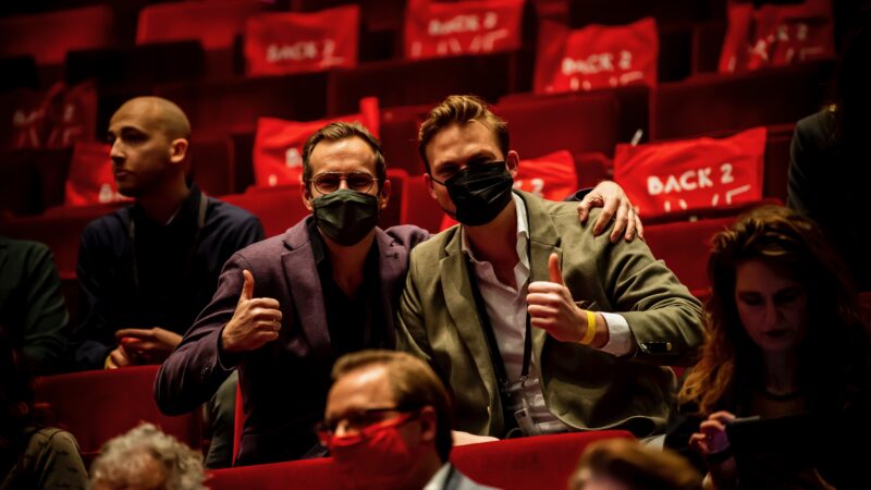 Twee bezoekers van Obsession tijdens back to live testevent (foto-Nico Alsemgeest)