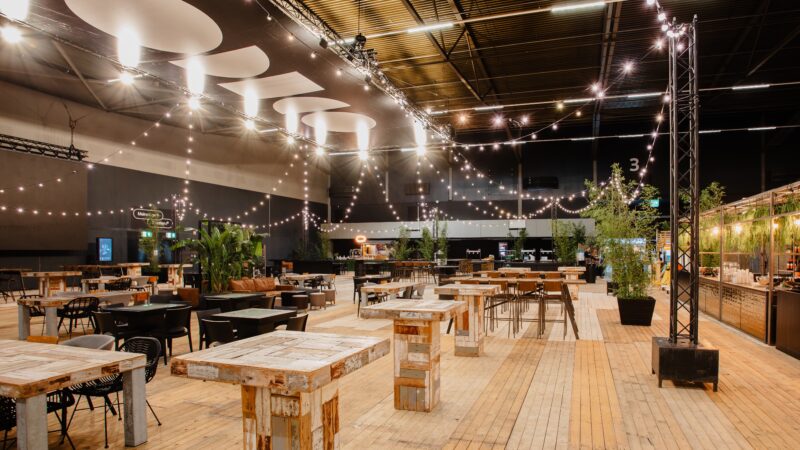Van der Maarel Eventstyling - houten statafels