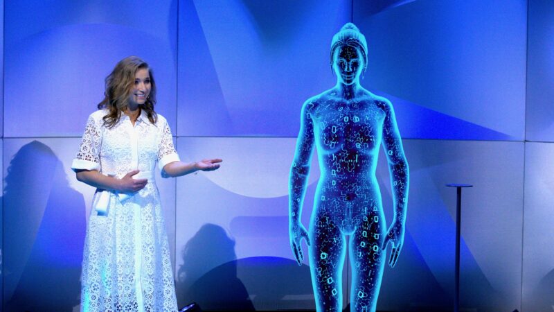 Koninklijke Mixed Reality Experience - Virtuele vrouw tijdens presentatie aan Koninklijke familie - Live Legends