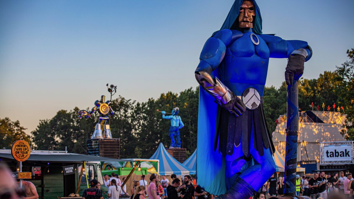 Jelle de Graaf beelden festivals blauwe robot