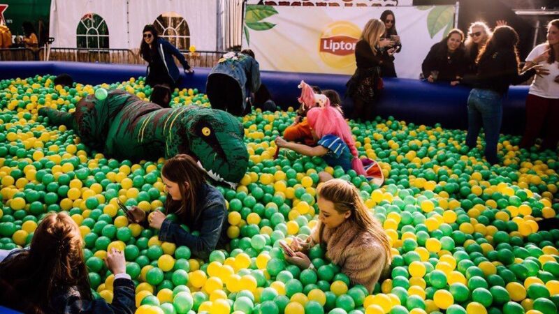 Ballenbak Productions - ballenbak voor activatie Lipton met gele en groene ballen