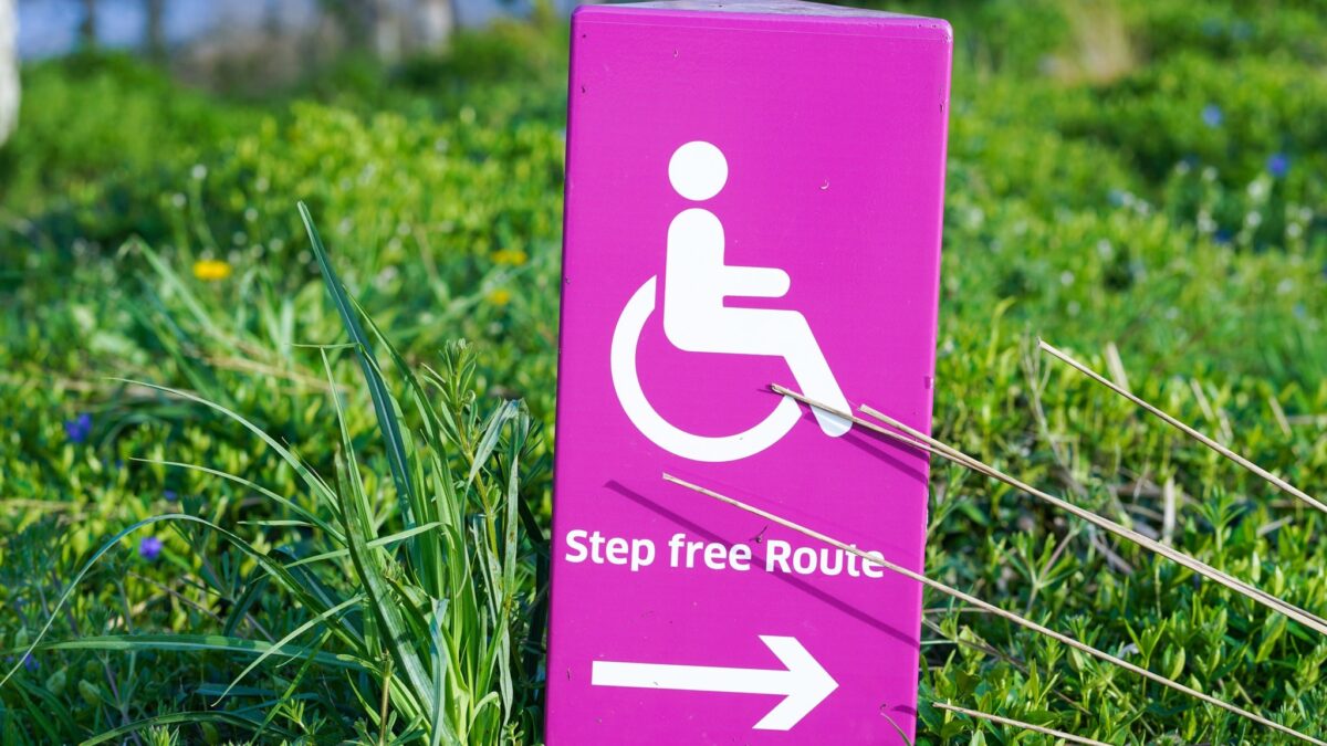 Step free route bord voor invaliden