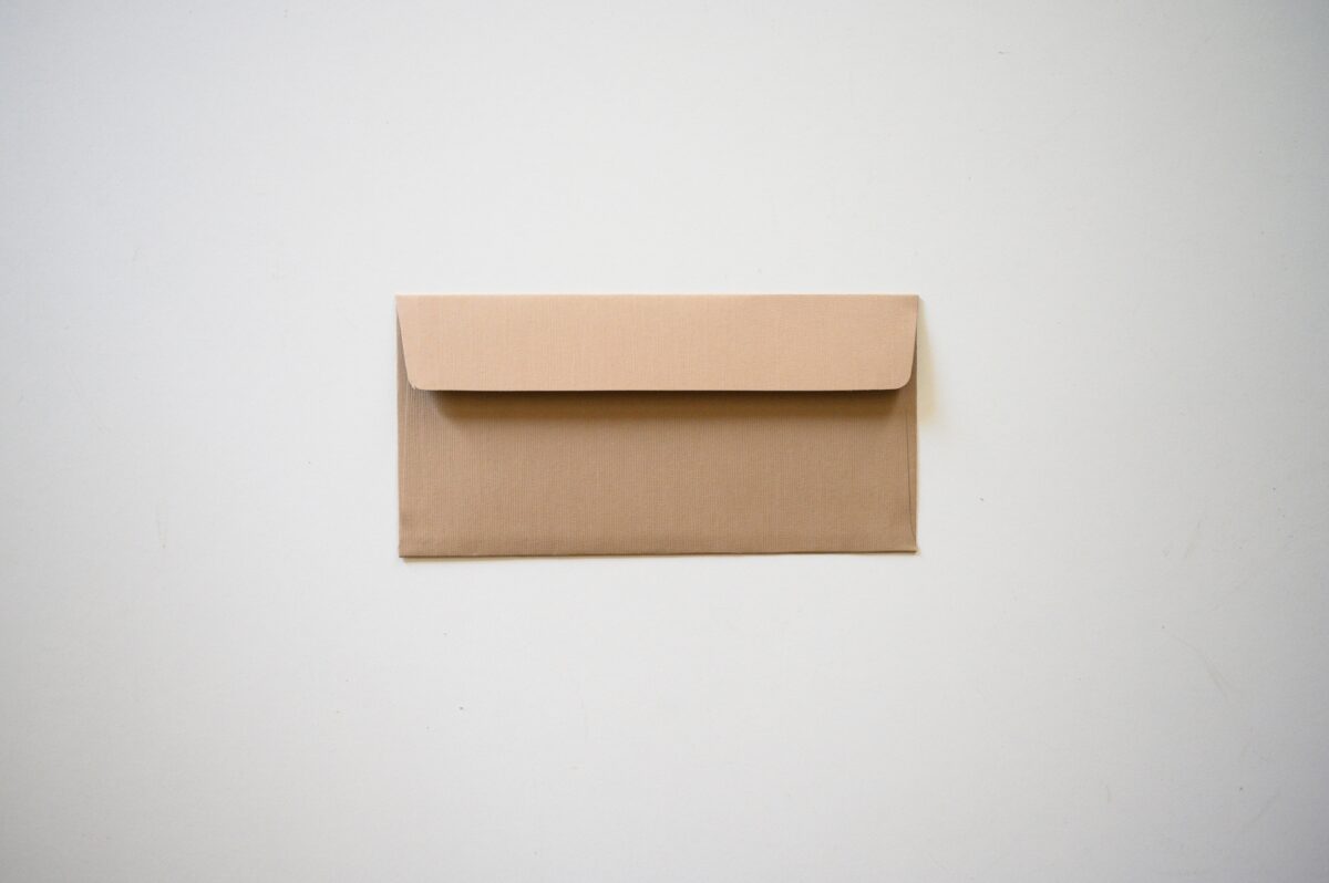 Bruine envelop