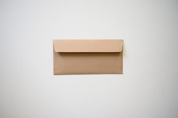 Bruine envelop