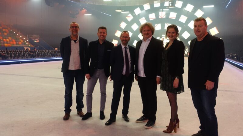 AVEX en HOLIDAY ON ICE