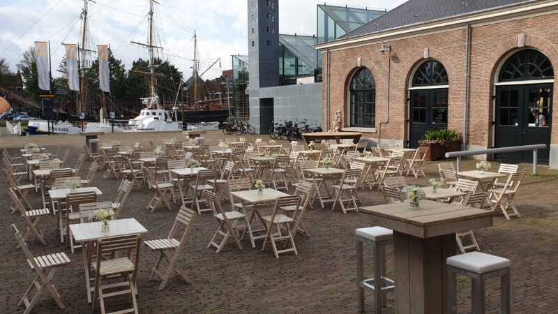 Theater de Kampanje - terras buiten