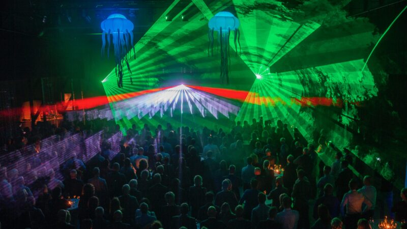 Theater de Kampanje - feestzaal met lichtshow