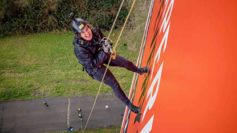 Abseilen van billboard Xsaga