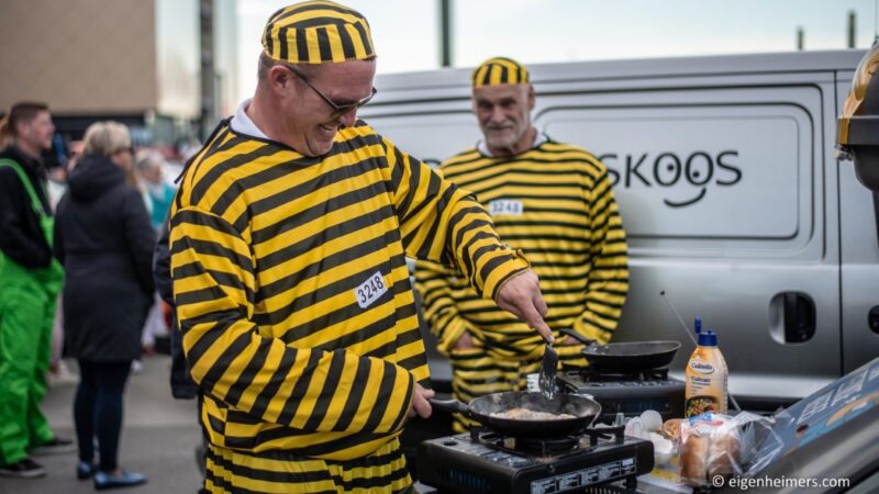 Rammelbakken incentive met oude auto's- beeld eigenheimers