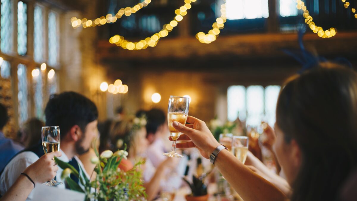 feest - bestaat 15 jaar - proost - fraai projecten
