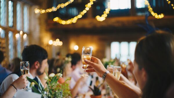 feest - bestaat 15 jaar - proost - fraai projecten